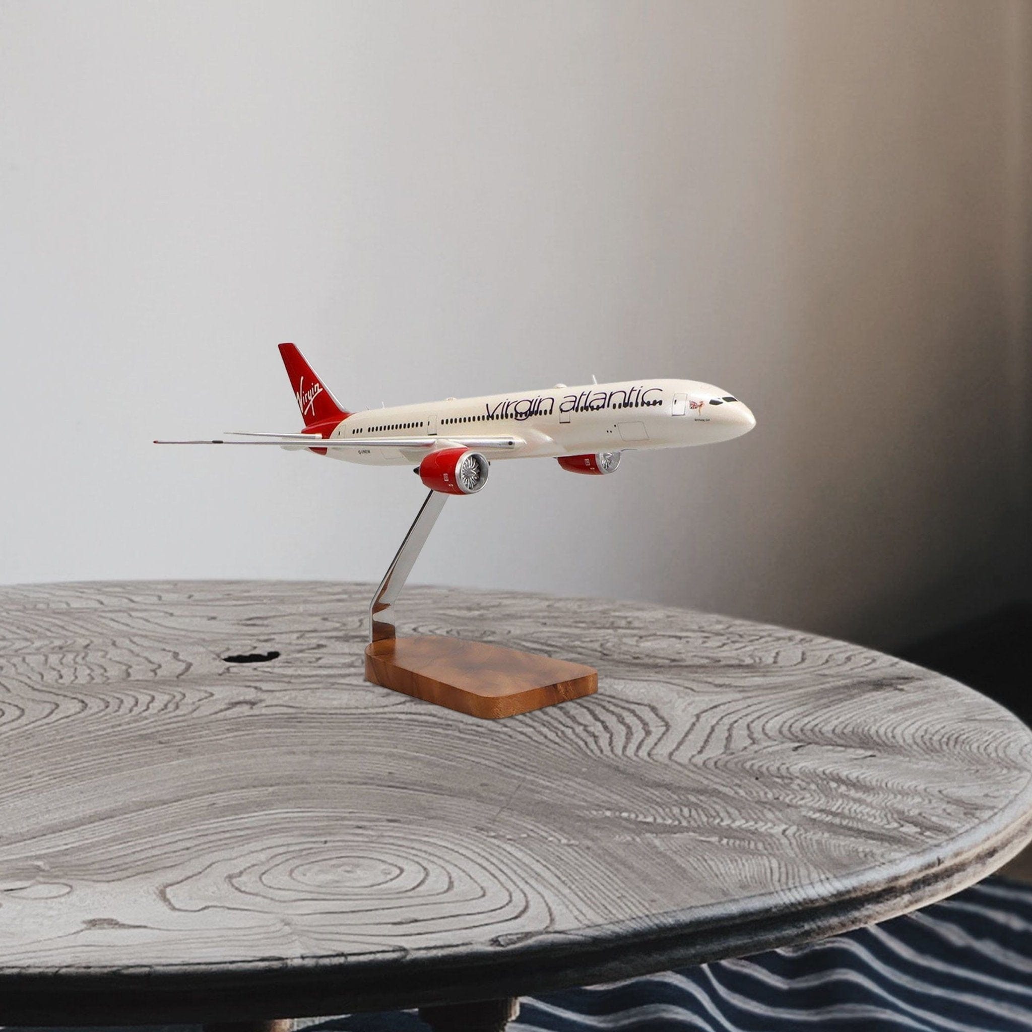 Boeing 787-9 Virgin Atlantic Birthday Girl Large Mahogany Model
