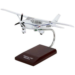 Cessna 182 Skylane Resin Model - PilotMall.com