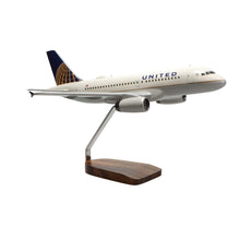 High Flying Models Aircraft Models Airbus A319-100 United Airlines (Continental Merger Livery) Large Mahogany Model