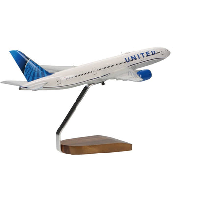 High Flying Models Aircraft Models Boeing 777-200 United Airlines (2019 New Livery) Large Mahogany Model