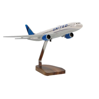 Boeing 777-200 United Airlines (nueva decoración de 2019) Modelo grande de caoba