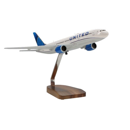 High Flying Models Aircraft Models Boeing 777-200 United Airlines (2019 New Livery) Large Mahogany Model