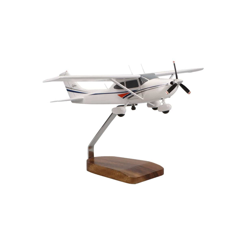Cessna 182 Skylane white large mahogany model, the classic step-up single, on a numbered display base