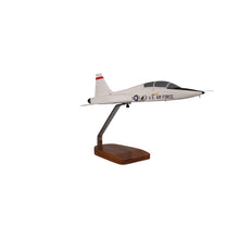 Northrop T-38A Talon, modelo grande de caoba de la Fuerza Aérea de EE. UU.
