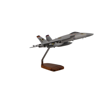 Boeing™ F/A-18E Super Hornet modelo grande de caoba
