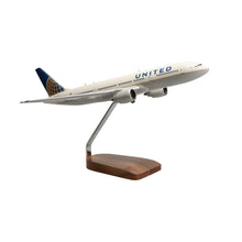 Boeing 777-200 United Airlines (Continental Merger) Large Mahogany Model