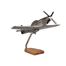 Modelo grande de caoba North American P-51D Mustang "Big Beautiful Doll"