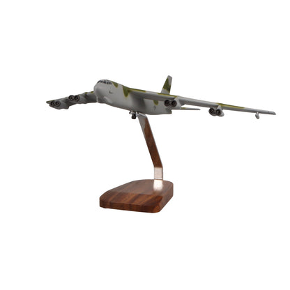 Boeing B-52 Stratofortress (Camuflaje) Modelo grande de caoba