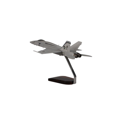Boeing F/A-18E Super Hornet, modelo grande de caoba