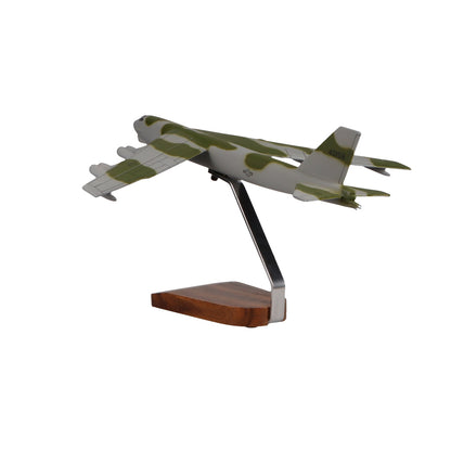 Boeing B-52 Stratofortress (Camuflaje) Modelo grande de caoba