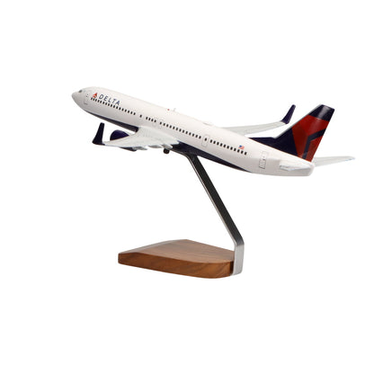 Boeing 737-900ER Delta Air Lines Modelo grande de caoba