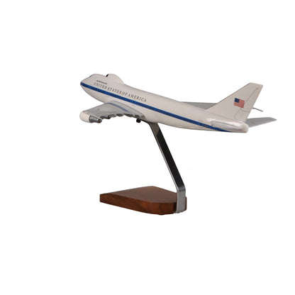 Modelo grande de caoba del puesto de mando aerotransportado avanzado Boeing E-4