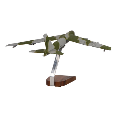 Boeing B-52 Stratofortress (Camuflaje) Modelo grande de caoba