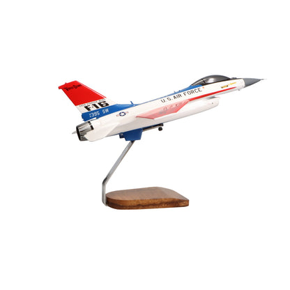 Modelo grande de caoba del equipo de demostración del F-16 Viper
