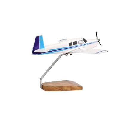 Mooney M20F Modelo grande de caoba