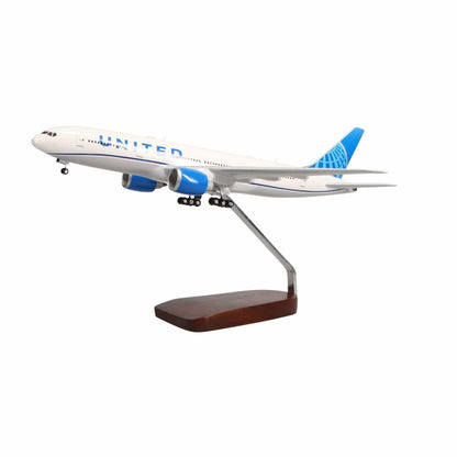 High Flying Models Aircraft Models Boeing 777-200 United Airlines (2019 New Livery) Large Mahogany Model