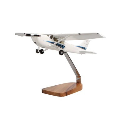 High Flying Models Aircraft Models Cessna® 172 Skyhawk SP (Blue) Clear Canopy Large Mahogany Model