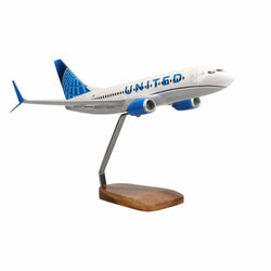 Boeing 737-700 United Airlines (2019 Livery) Large Mahogany Model